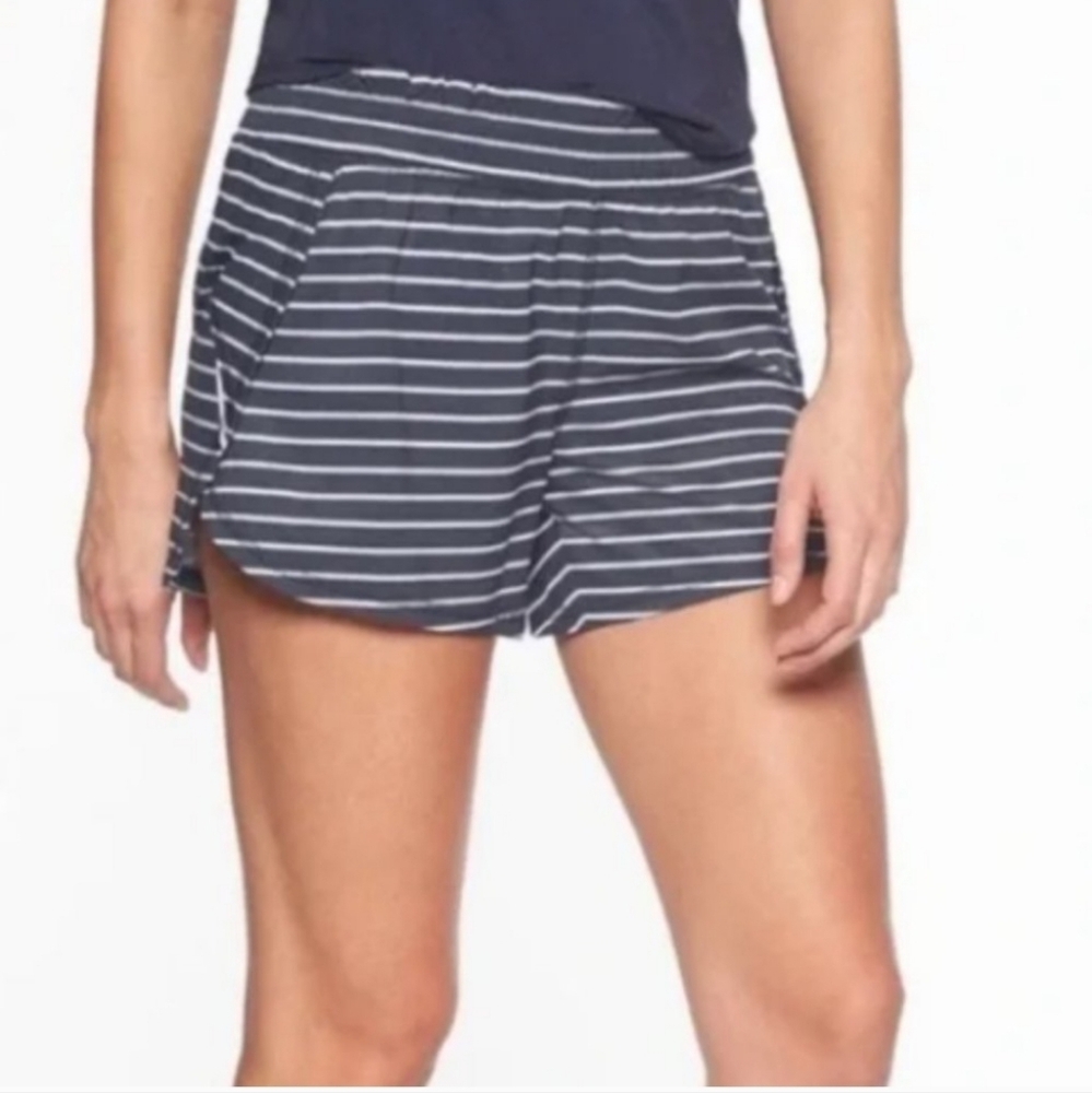 Athleta short